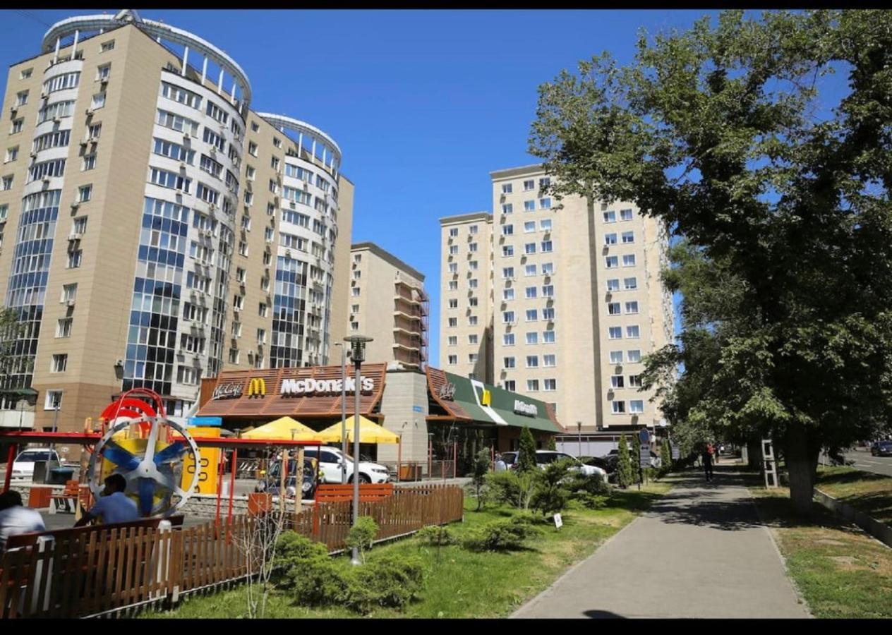 Студия New York В Самом Центре Города Apartment Almaty Bagian luar foto
